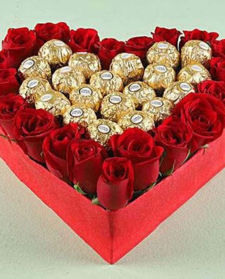 Rocher n Roses Heart Bouquet