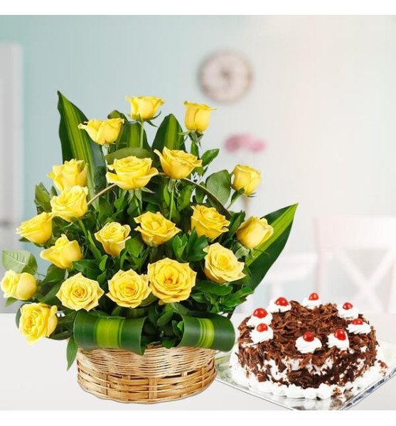 Yellow Roses Basket N Cake