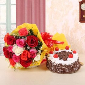 12 Mix Roses Hand Bouquet with Cake 12 Mix Roses Hand Bouquet with Cake