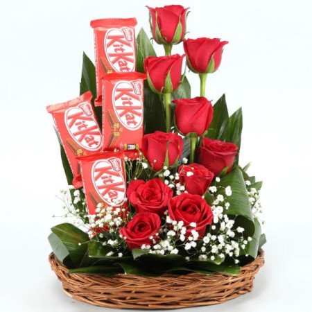 Kitkat n  Red Roses Basket
