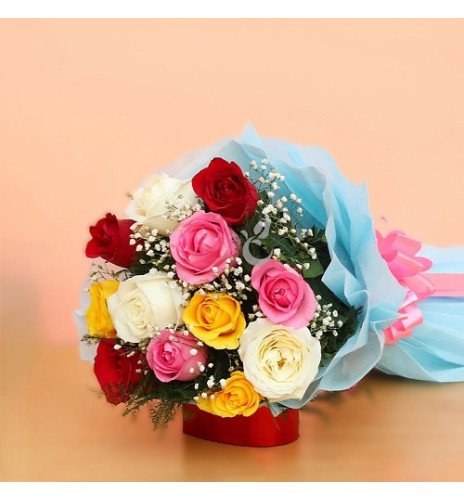 12 Mix Roses Hand Bouquet