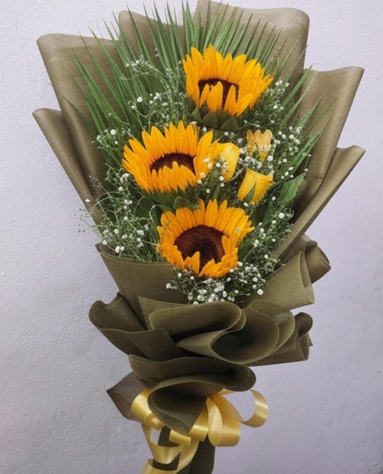 Sun-Kissed Love – Sunflowers & Roses Bouquet