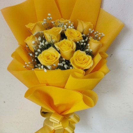 Sunshine Glow – 10 Yellow Roses Premium Bunch