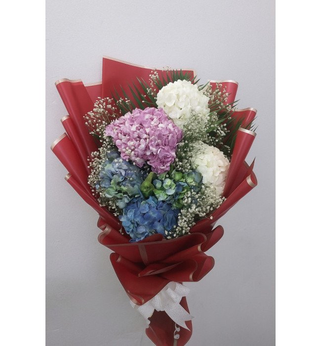 Heavenly Blooms – Premium Hydrangea Flower Bouquet